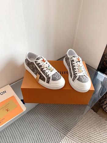 1AGYFY LV Lagoon Sneaker - 02