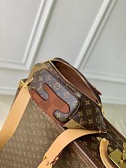 Louis Vuitton bumbag size 15 x 8 x 30cm - 3
