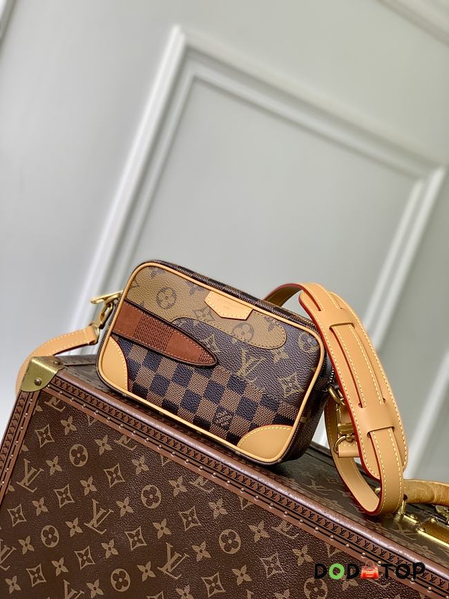 Louis Vuitton Trocadéro bag size 13 x 6.5 x 20cm - 1