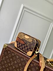 Louis Vuitton Trocadéro bag size 13 x 6.5 x 20cm - 4