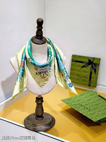 Gucci scarf - 122