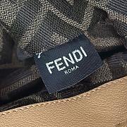 Fendi spy logo bag beige size 32x12x18cm - 4