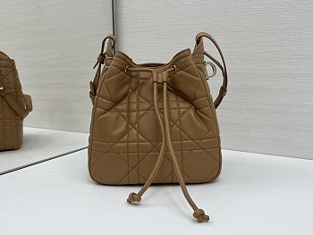 Dior D-Motion brown bag size 23 x 24 x 13cm 