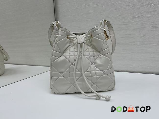 Dior D-Motion white bag size 23 x 24 x 13cm - 1