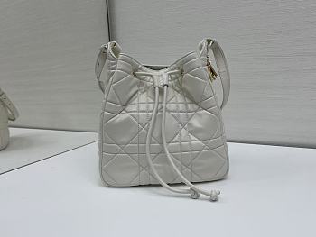 Dior D-Motion white bag size 23 x 24 x 13cm