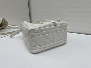 Dior D-Motion white bag size 23 x 24 x 13cm - 6