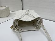 Dior D-Motion white bag size 23 x 24 x 13cm - 5