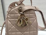 Dior D-Motion pink bag size 23 x 24 x 13cm - 2