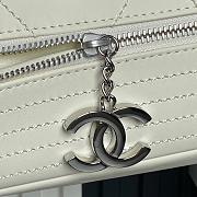 Chanel Vintage white bag size 36X24X12 cm - 5