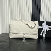 Chanel Vintage white bag size 36X24X12 cm - 3