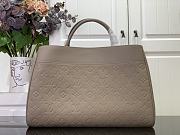 Louis Vuitton M25575 Avenue MM beige bag size 38.5 x 24 x 15cm  - 5