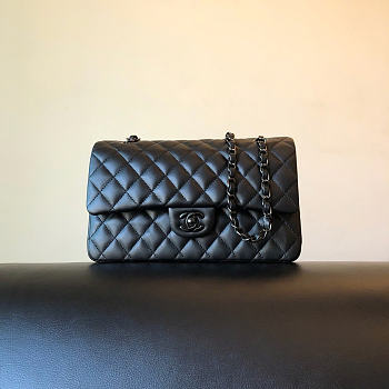 Chanel Medium Flap Bag Lambskin Black Hardware Size 23cm