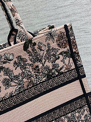 Dior Lucky Medium Dior Book Tote bag size  36 x 27.5 x 16.5 cm - 4