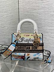 Dior lady bag Souvenir Natural raffia and multicolored embroidered cotton size 24x11x20cm   - 1