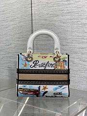 Dior lady bag Souvenir Natural raffia and multicolored embroidered cotton size 24x11x20cm   - 4