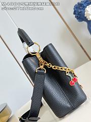 Louis Vuitton Capucines black bag size 27x18x0cm - 3