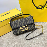 Fendi Baguette brown bag size 19×5×11cm - 1