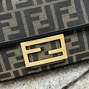 Fendi Baguette brown bag size 19×5×11cm - 2