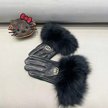 Gucci Women's Gloves - 011