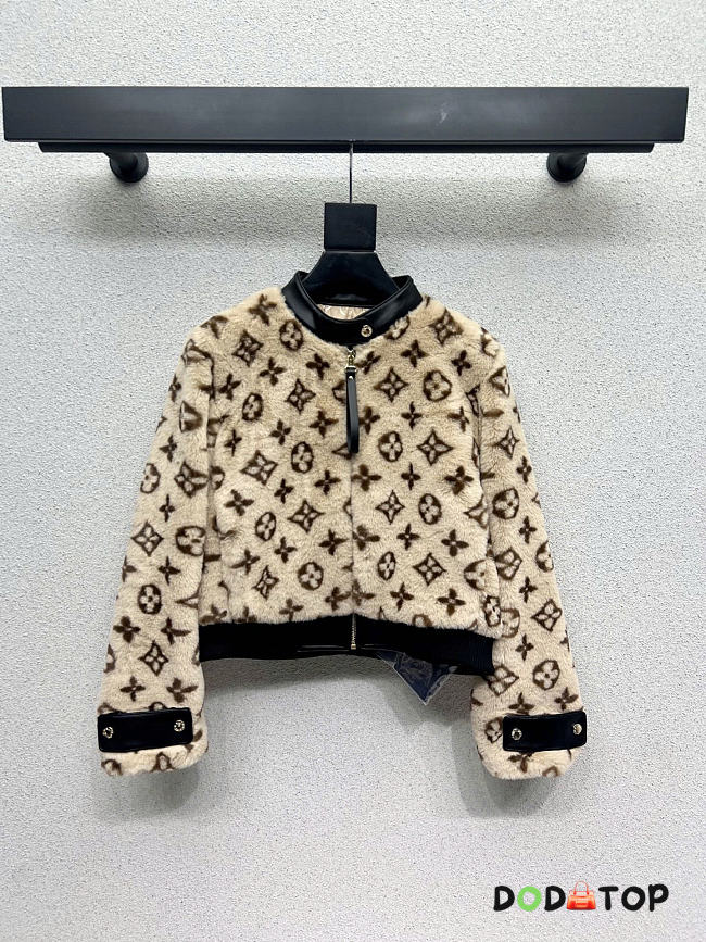 Louis Vuitton Warm fur coat  - 1