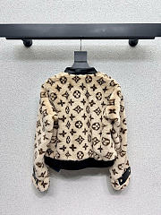 Louis Vuitton Warm fur coat  - 6