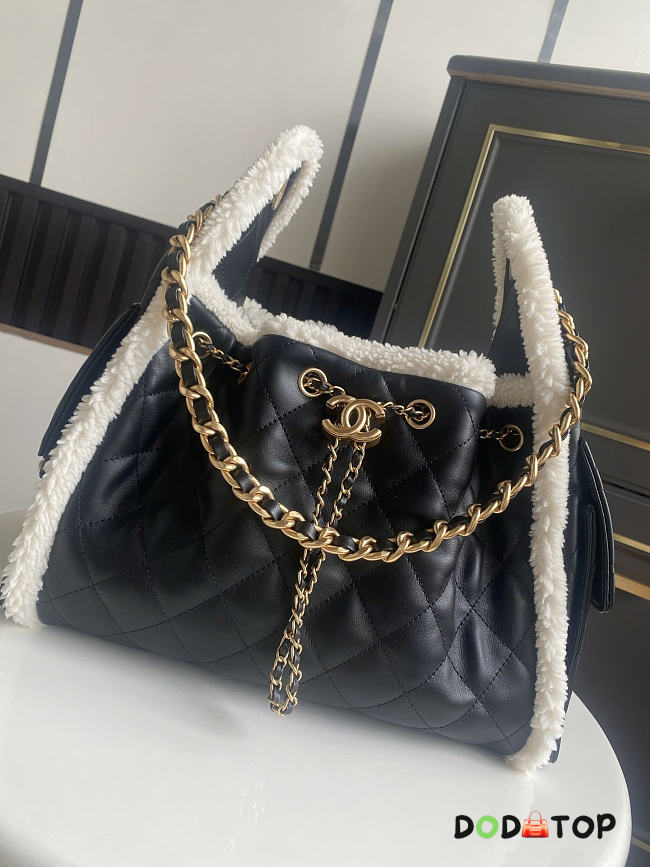 Chanel hobo black bag size 30x26x14cm - 1