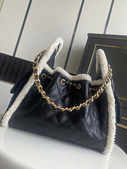 Chanel hobo black bag size 30x26x14cm - 5