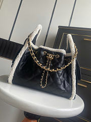 Chanel hobo black bag size 30x26x14cm - 4