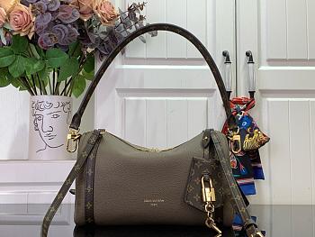 Lv keepall bag size 17x13.5x26cm