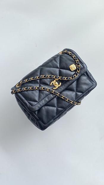 Chanel crossbody bag black size 24x35x10 cm