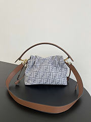 Fendi Mamma Baguette Medium Blue denim-effect FF jacquard bag size 26.5 x 18 x 8.5 cm - 5