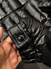 Moncler Hooded black jacket with fur trim - 6