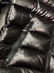 Moncler Hooded black jacket with fur trim - 4