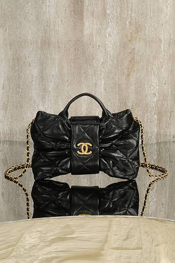 Chanel Bow bag black Soft leather size 26x15x5cm