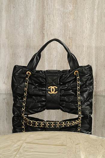 Chanel Bow black Soft leather size 38x25x5cm