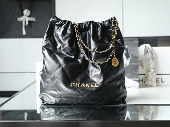 Chanel 22 Bag black Gold Buckle Size 48 x 45 x 10 cm