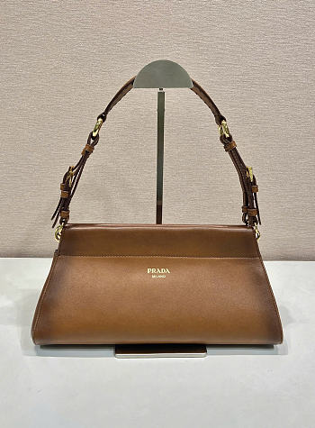 Prada handbag brown size 16×11×32cm