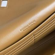 Bottega Veneta Andiamo Clutch brown - 4