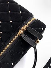 Chanel25k black bag size 14x19x5cm - 4