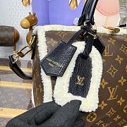 Louis Vuitton monogram speedy soft 30 teddy bag size 30 x17x21 - 6
