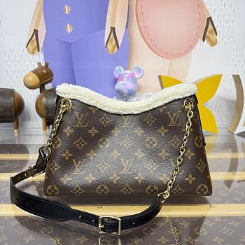 Louis Vuitton CarryAll BB  Monogram bag size 26x10x17cm