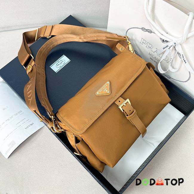 Prada Explore medium Re-Nylon shoulder bag with flap brown size 30x14x10cm - 1
