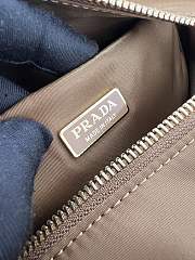 Prada Explore medium Re-Nylon shoulder bag with flap brown size 30x14x10cm - 6