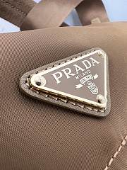 Prada Explore medium Re-Nylon shoulder bag with flap brown size 30x14x10cm - 4