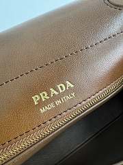  Prada Enchaîné leather mini bag brown size 18×22 11.5cm - 5