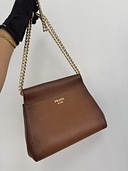  Prada Enchaîné leather mini bag brown size 18×22 11.5cm - 2