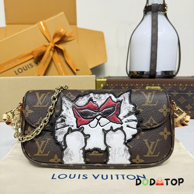 Louis Vuitton Travels With Grace Coddington Wallet On Chain Ivy size 23.5 x 12 x 4.3 cm - 1