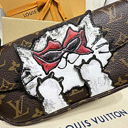 Louis Vuitton Travels With Grace Coddington Wallet On Chain Ivy size 23.5 x 12 x 4.3 cm - 2