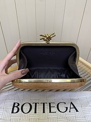 Bottega Veneta knot clutch bag size 19x5x11cm - 5