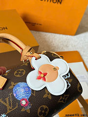 Louis Vuitton  M15330 New Nano Speedy Bag size 16 x 10 x 7.5 cm - 6